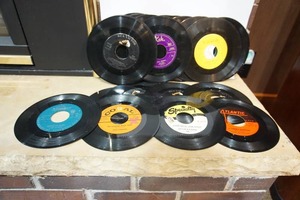 lot 60 image: Hobbies Music Vintage Collectible 45rpm Vinyl Records...