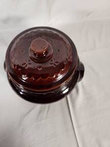 lot 51 image: Vintage Marcrest Ovenproof Stoneware Bean Pot with Lid