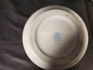 lot 59 image: Vintage Blue Trimmed Creamer and Sugar