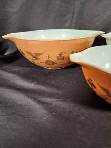 lot 66 image: Vintage Pyrex Early American Complete Set in Pristine Condition