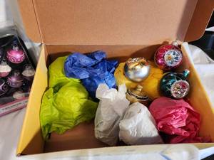lot 164 image: Large Variety of Vintage Christmas Ornaments