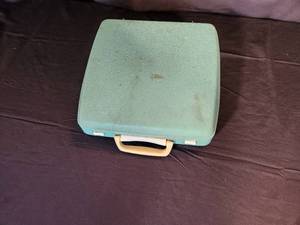 lot 176 image: Vintage Typewriter in Carrying Case