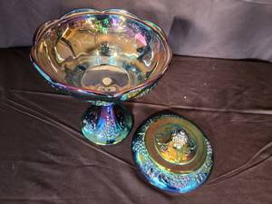 lot 196 image: Vintage Iridescent Indiana Harvest Grape Blue Covered Candy Dish