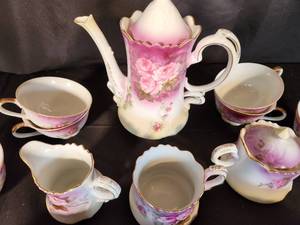 lot 210 image: Vintage Lefton Hand Painted Tea Set and Ladies Luncheon Plates