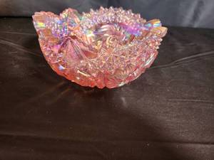 lot 233 image: Vintage Pink Indiana Carnival Glass Bowl
