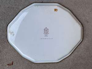 lot 8 image: Daher Decorated Tin Serving Tray - England