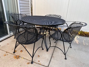 lot 11 image: 5 Piece Outdoor Table and Chairs Set In Like New Condition
