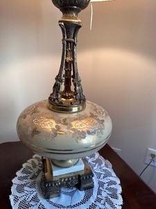 lot 12 image: Vintage Lamps (2)