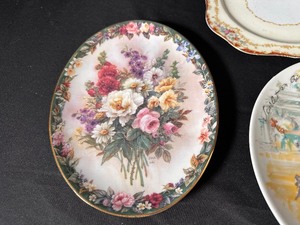 lot 136 image: Variety of Decorative Plates