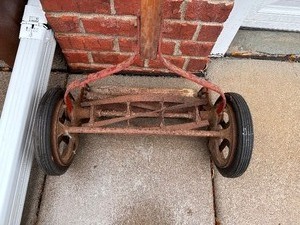 lot 142 image: Vintage Manual Lawn Mower