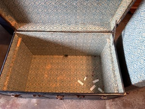 lot 151 image: Vintage Trunk