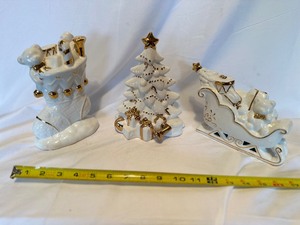lot 157 image: Vintage White and Gold Holiday Decor