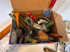 lot 158 image: Variety of Vintage Kitchen Tools