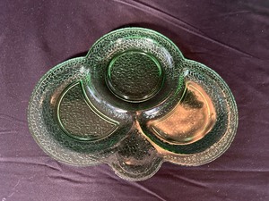 lot 188 image: Vintage Uranium Green Glowing Glass Serving Dish