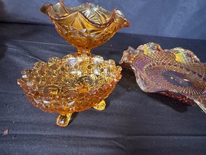 lot 226 image: Variety of Iridescent Indiana Carnival Glass Pieces