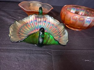 lot 227 image: Variety of Iridescent Indiana Carnival Glass Pieces