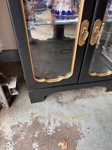 lot 251 image: Mirrored Display Cabinet