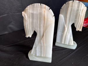 lot 281 image: 1970s Pair of Vintage Onyx Horse Head Book Ends