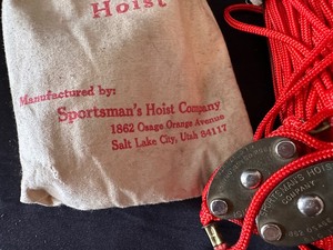 lot 153 image: Vintage Little Lifter Hoist in Bag