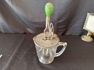 lot 154 image: Vintage A & J Green Handle Egg Beater and 1 Quart Glass Jar