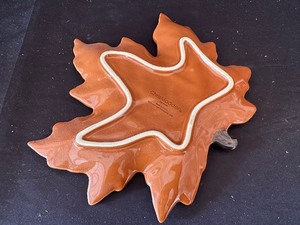 lot 193 image: Chris Madden Home Collection Leaf Plate