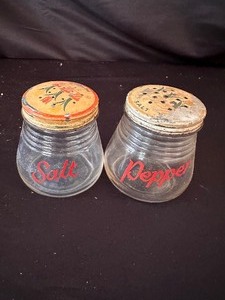 lot 230 image: Vintage Anchor Hocking Salt and Pepper Shakers