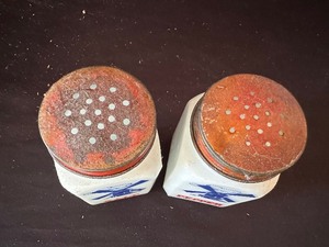 lot 231 image: Vintage Hazel Atlas Windmill Milk Glass Salt and Pepper Shaker