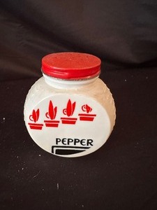 lot 233 image: Vintage Vicrock Anchor Hocking Pepper Shaker
