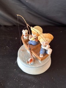 lot 236 image: Vintage Enesco Fishing Boat