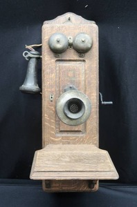 lot 10 image: VINTAGE SWEEDISH AMERICAN TELEPHONE CO.