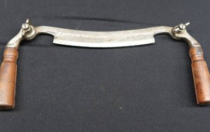lot 13 image: RARE FOLDABLE DRAW KNIFE