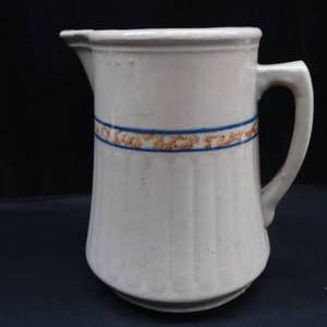 lot 20 image: ANTIQUE VINTAGE RED WING PITCHER- SPONGE BAND