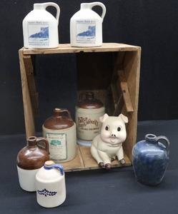 lot 24 image: WOODEN DRAMBUIE LIQUOR CRATE