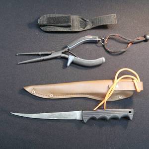 lot 43 image: LOT OF 2 DUCKS UNLIMITED KNIFE AND RAPALA NEEDLE NOSE PLIERS