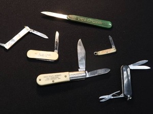lot 48 image: LOT OF VINTAGE KNIVES