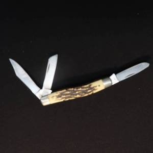 lot 49 image: VINTAGE UNCLE HENRY POCKET KNIFE-MADE BY SHRADE