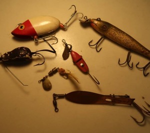 lot 58 image: VINTAGE LURES LOT OF 6