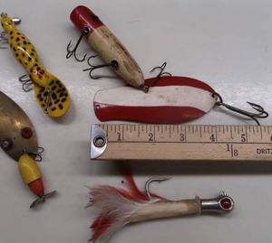 lot 67 image: VINTAGE LURES LOT OF 6