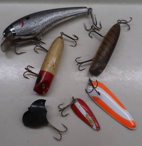 lot 68 image: VINTAGE LURES LOT OF 6