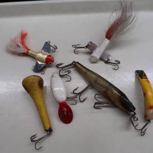 lot 73 image: VINTAGE LURES LOT OF 6