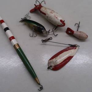 lot 81 image:  VINTAGE LURES AND BOBBER