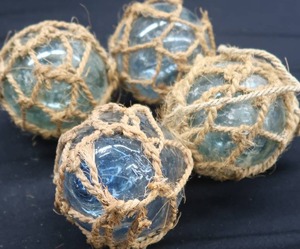 lot 90 image: VINTAGE GLASS BUOY FLOATS