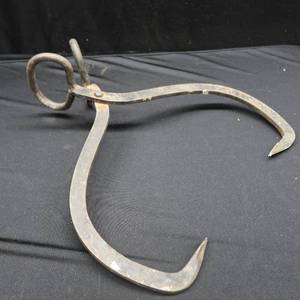lot 123 image: VINTAGE ICE TONGS  LARGE FOR BLOCKS OF ICE