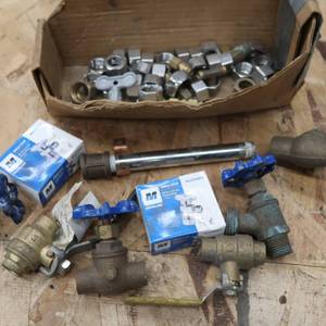 lot 125 image: MISC BRASS PLUMBING LOT