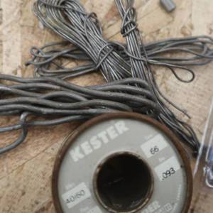 lot 127 image: LARGE LOT OF MISCELLANEOUS GARAGE ITEMS