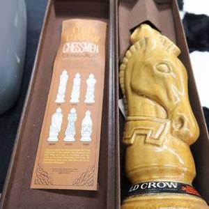 lot A1 image: RARE COMPLETE LIMITED EDITION OLD CROW DECANTER CHESS SET PLUS
