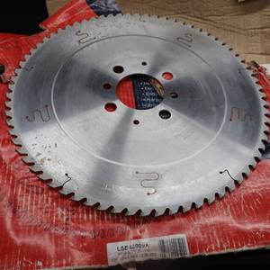 lot 146 image: FREUD NEW SAW BLADE  16 34 DIAMETER