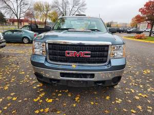 lot 3 image: 2011 GMC Sierra 2500HD Truck with Western Plow Package and Lift Gate