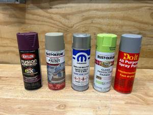 lot 61 image: Lot of 5 Cans of Spray Paint
