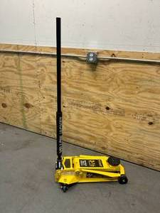 lot 80 image: YELLOW JACKET 3-12 Ton Capacity Super Duty Professional Garage Jack